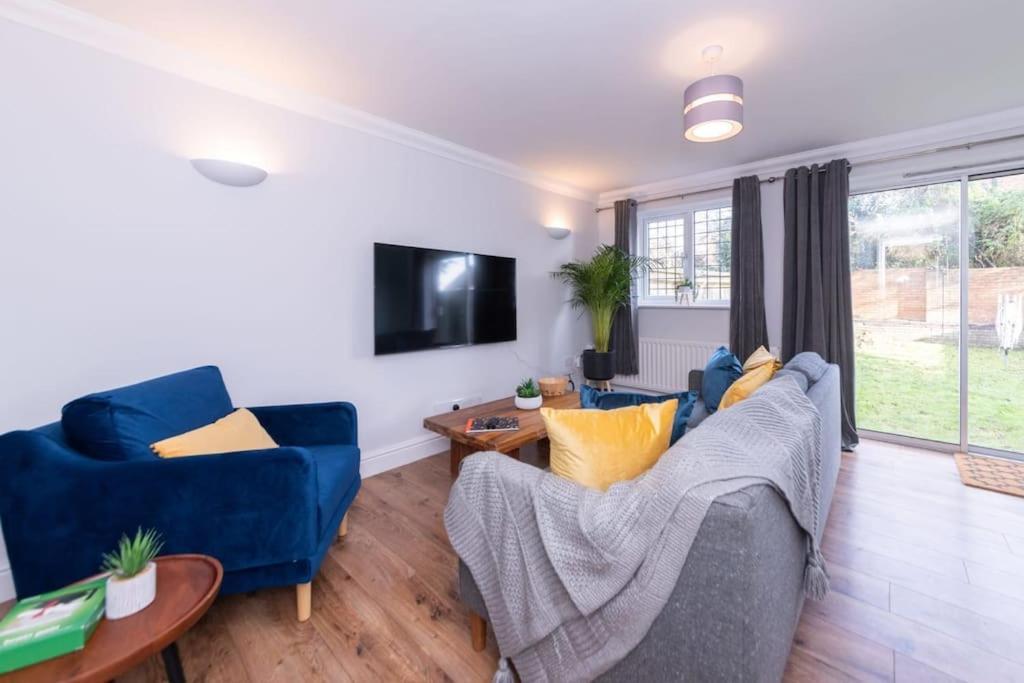 Ratby House - Spacious 3 Bed With Garden & Parking Earley Екстер'єр фото